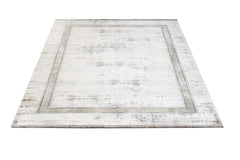 Grey Viscose Area Rug – Machine Made Rug with Frame Design & Fringed Edge