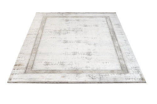 Grey Viscose Area Rug – Machine Made Rug with Frame Design & Fringed Edge