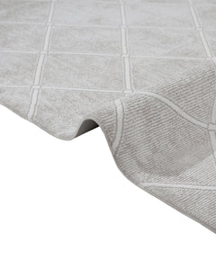 Cream Geometric Area Rug – Micropolyester Machine Made Rug with Fringed Edges