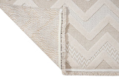 Beige Chenille Area Rug - Machine Made Zigzag Pattern Rug With Cotton Base