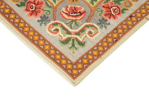 Moldovian Floral Beige Floral Cotton Wool Goat Hair Handmade Rug 5'2'' x 7'6''