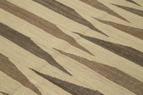 Zollanvari Beige Modern Wool Handmade Area Rug 5'9'' x 7'9''