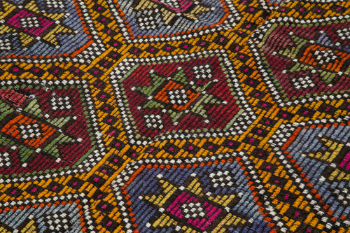 Geometric Kilim White Geometric Goat Hair Handmade Rug 5'7'' x 8'11''