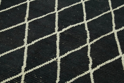 Purpleocco Black Geometric Wool Cotton Handmade Rug 5'5'' x 7'9''