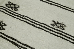 Kendir White Geometric Hemp Handmade Rug 5'11'' x 10'11''