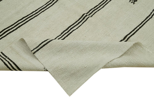 Kendir White Geometric Hemp Handmade Rug 5'7'' x 11'7''