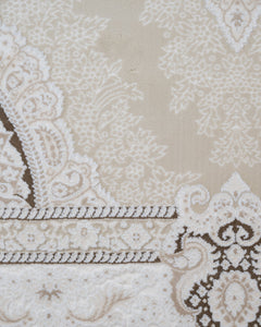 Classic Area Rug – Machine Made Beige Acrylic Carpet With Fringed Edges