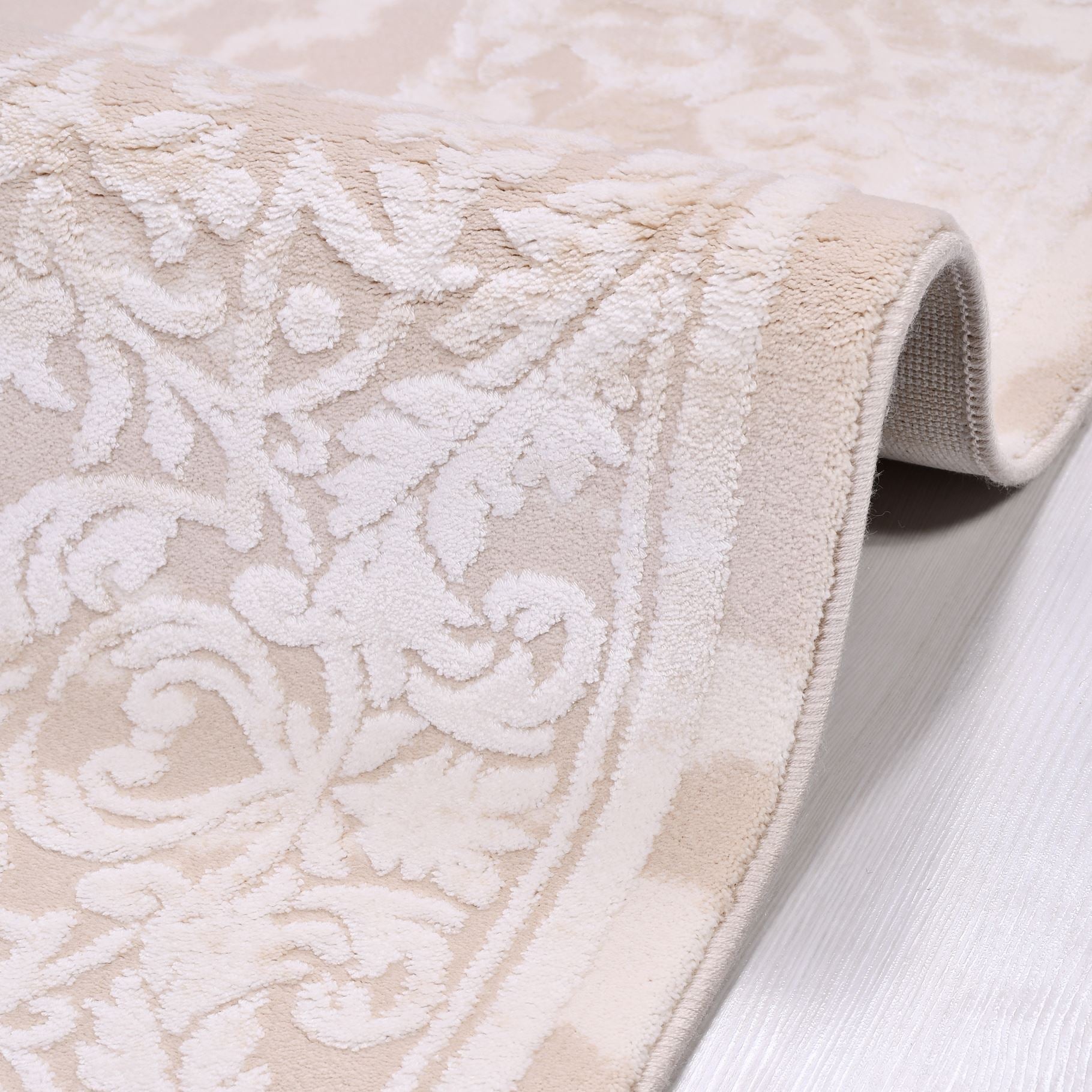 Vintage Bamboo Area Rug – Machine Made Soft Pile Cream Rug With Overlocked Edge